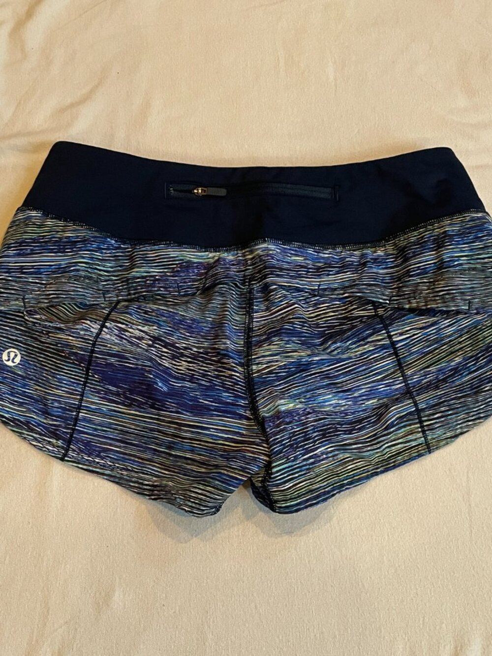 Lululemon Multi-Blue Speed Shorts with Navy Waistband Women’s 4 - Picture 4 of 6